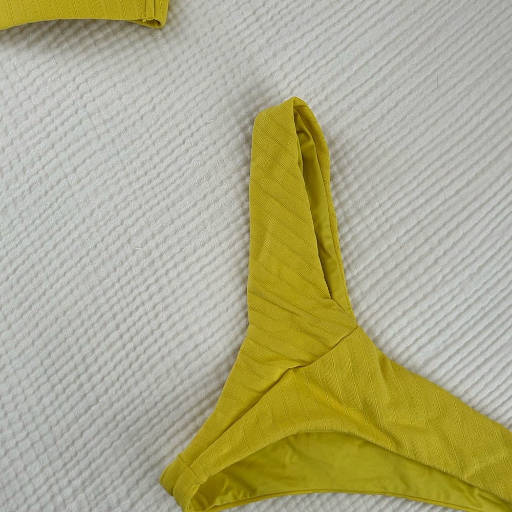 Revolve Yellow Swim Set - Picture 2 of 3